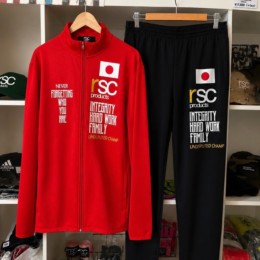 機能性とメッセージ性を兼ね備えた一着