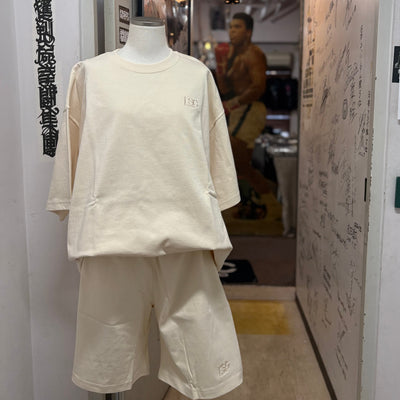 ジムから街へ。ビッグシルエット刺繍セットアップ